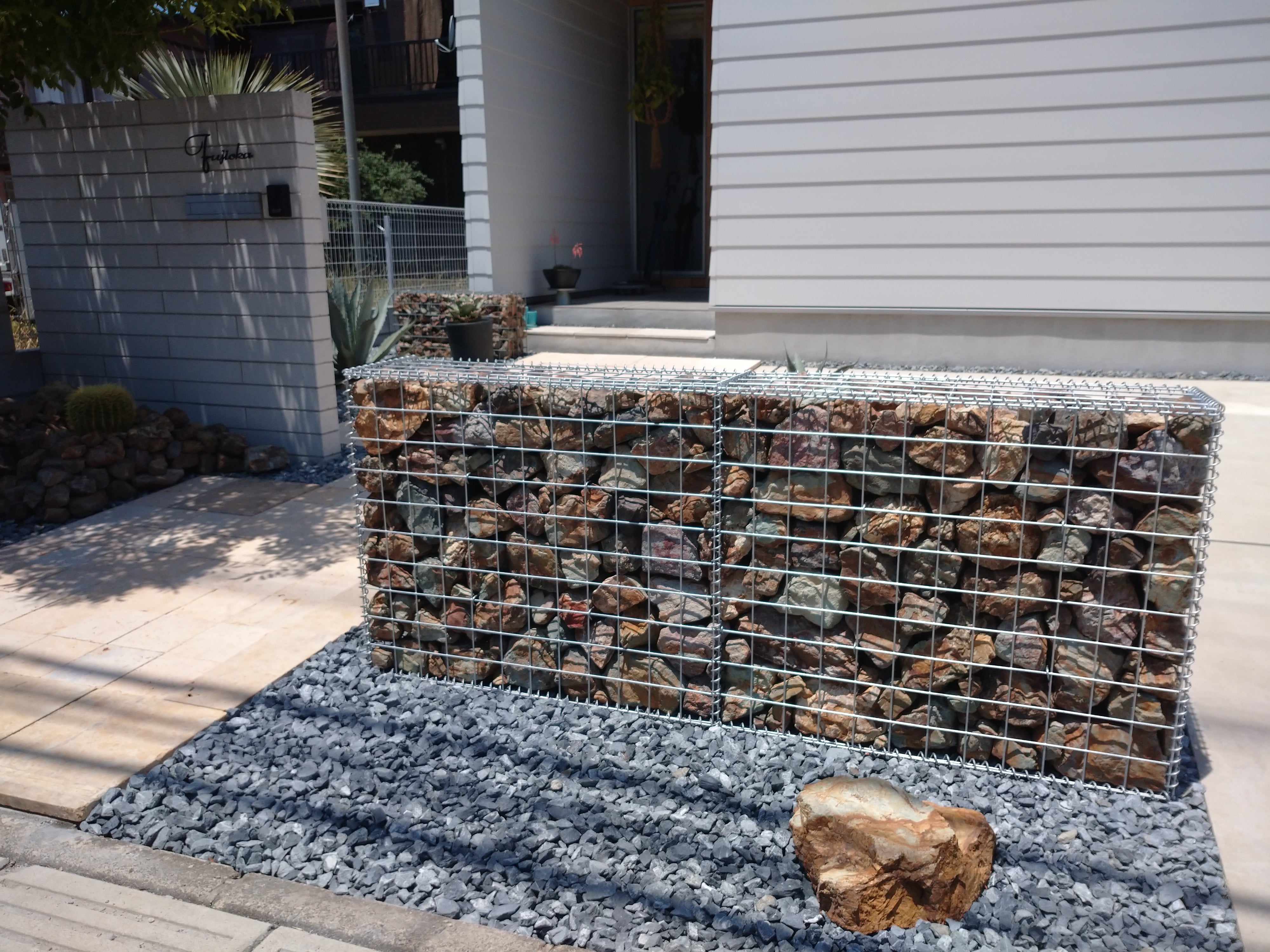 ガビオンで存在感のある外構をDIY – ガビオン通販専門店「Gabion Garden」